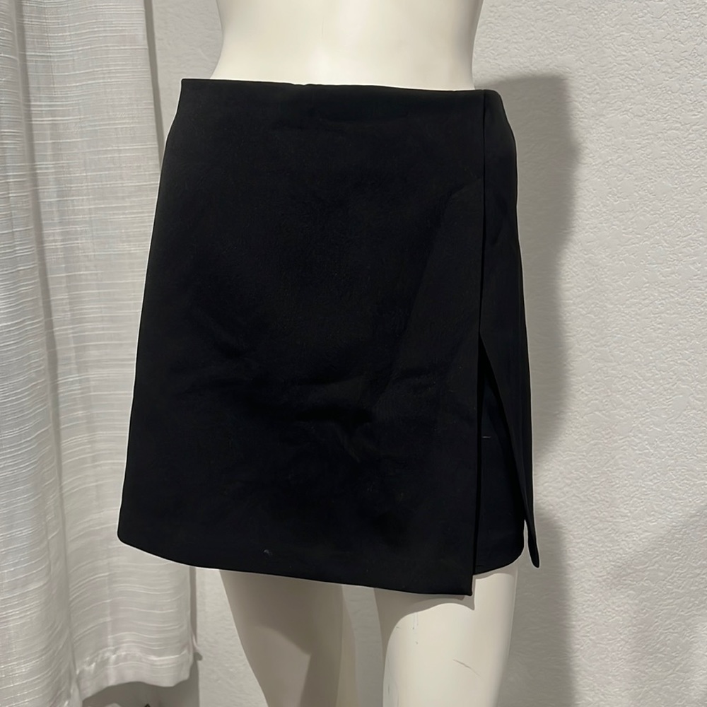black skort from forever 21, never worn. size 2XL